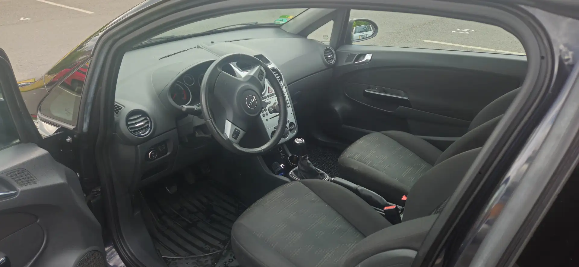 Opel Corsa Corsa 1.4 16V Satellite Schwarz - 2