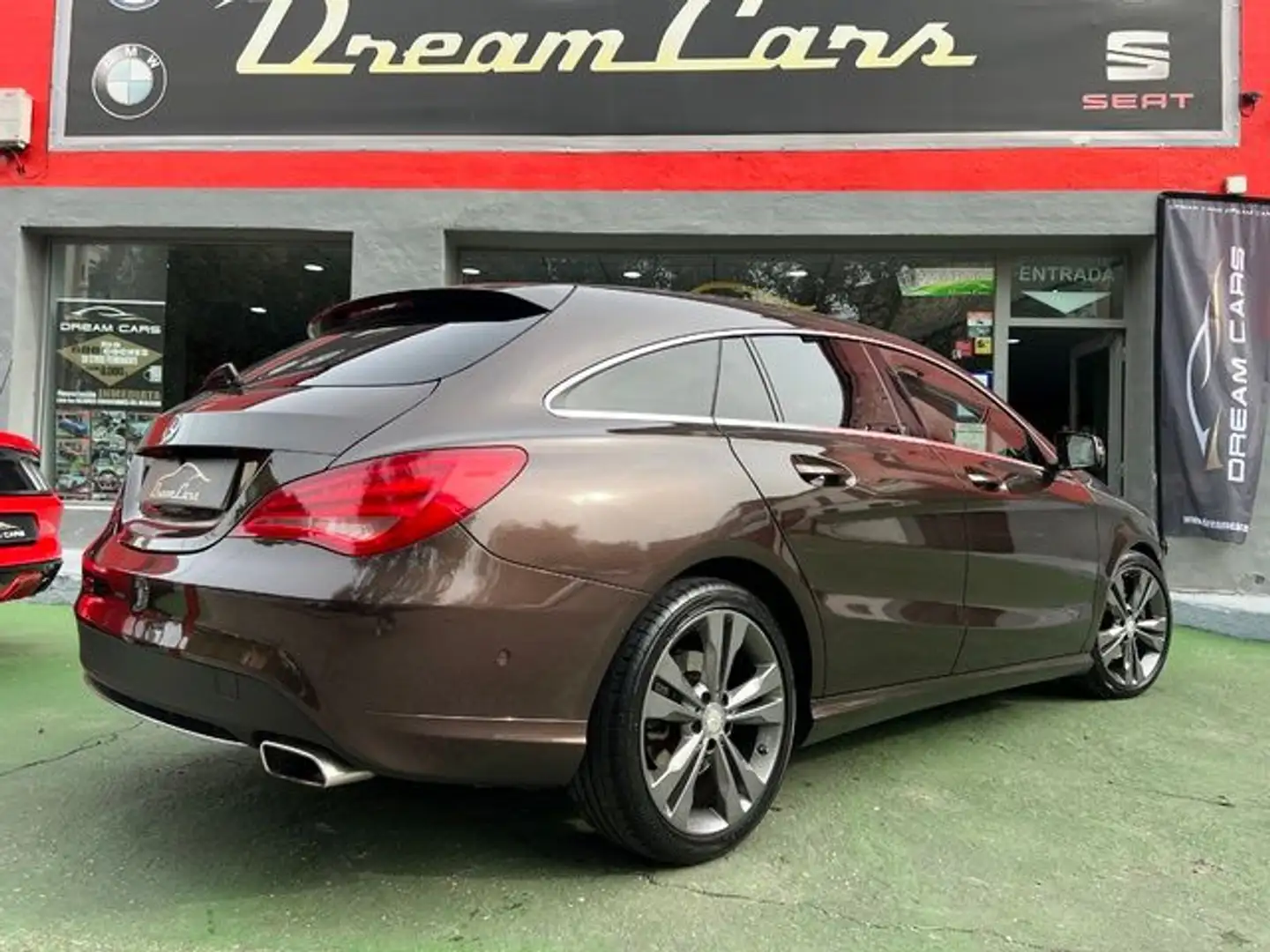 Mercedes-Benz CLA 200 Shooting Brake 200d Marrone - 2