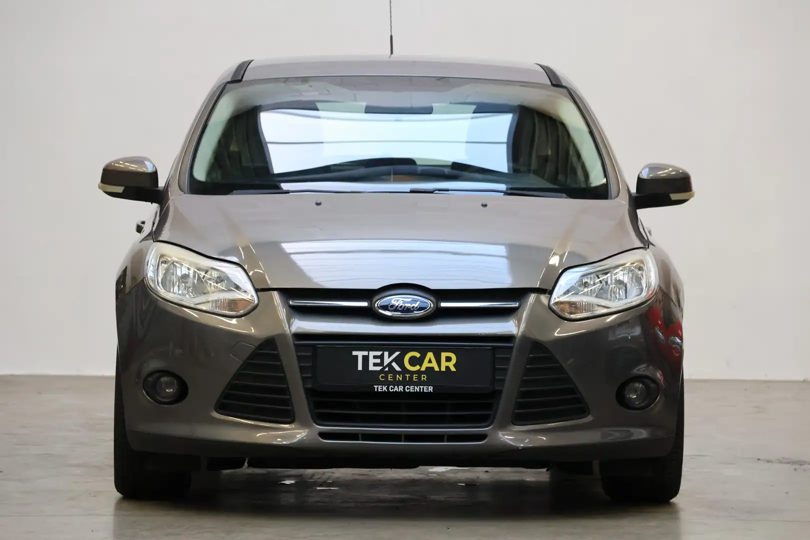 Ford Focus Focus 1.6 TDCi DPF Start-Stopp-System Trend Grijs - 2