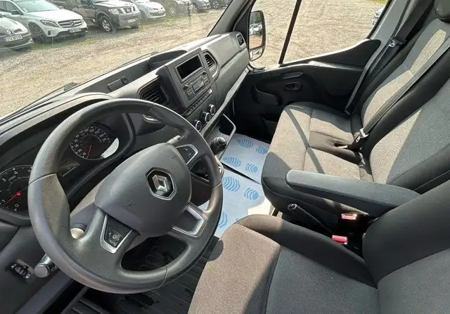 Renault Master view 4