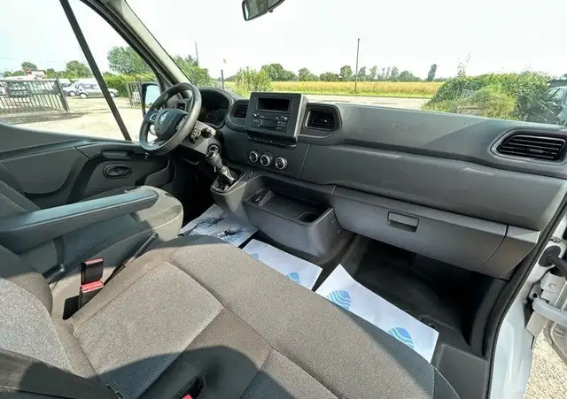 Renault Master view 6