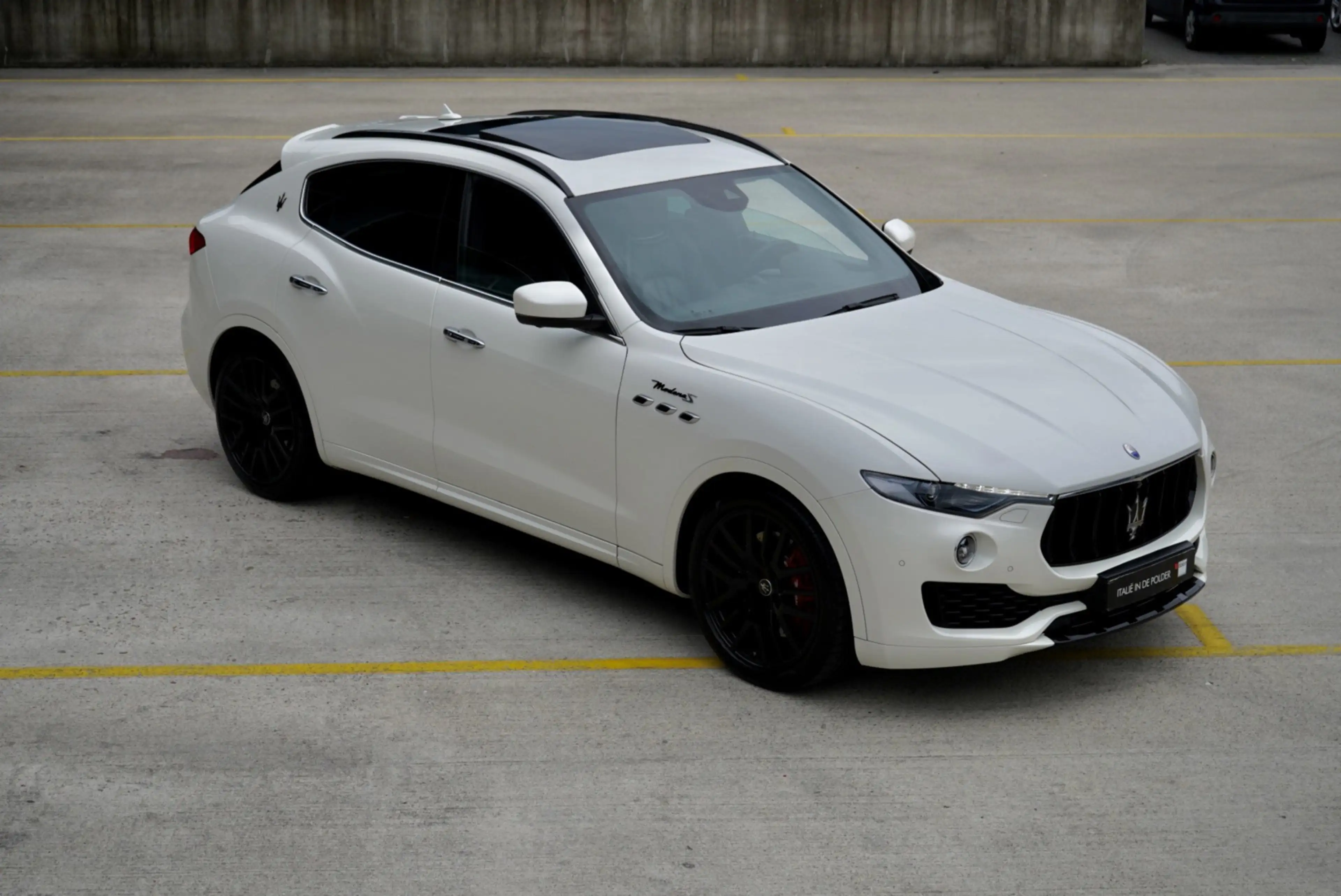 Maserati Levante 3.0 V6 SQ4 AWD GranLusso Modena S — photo 4