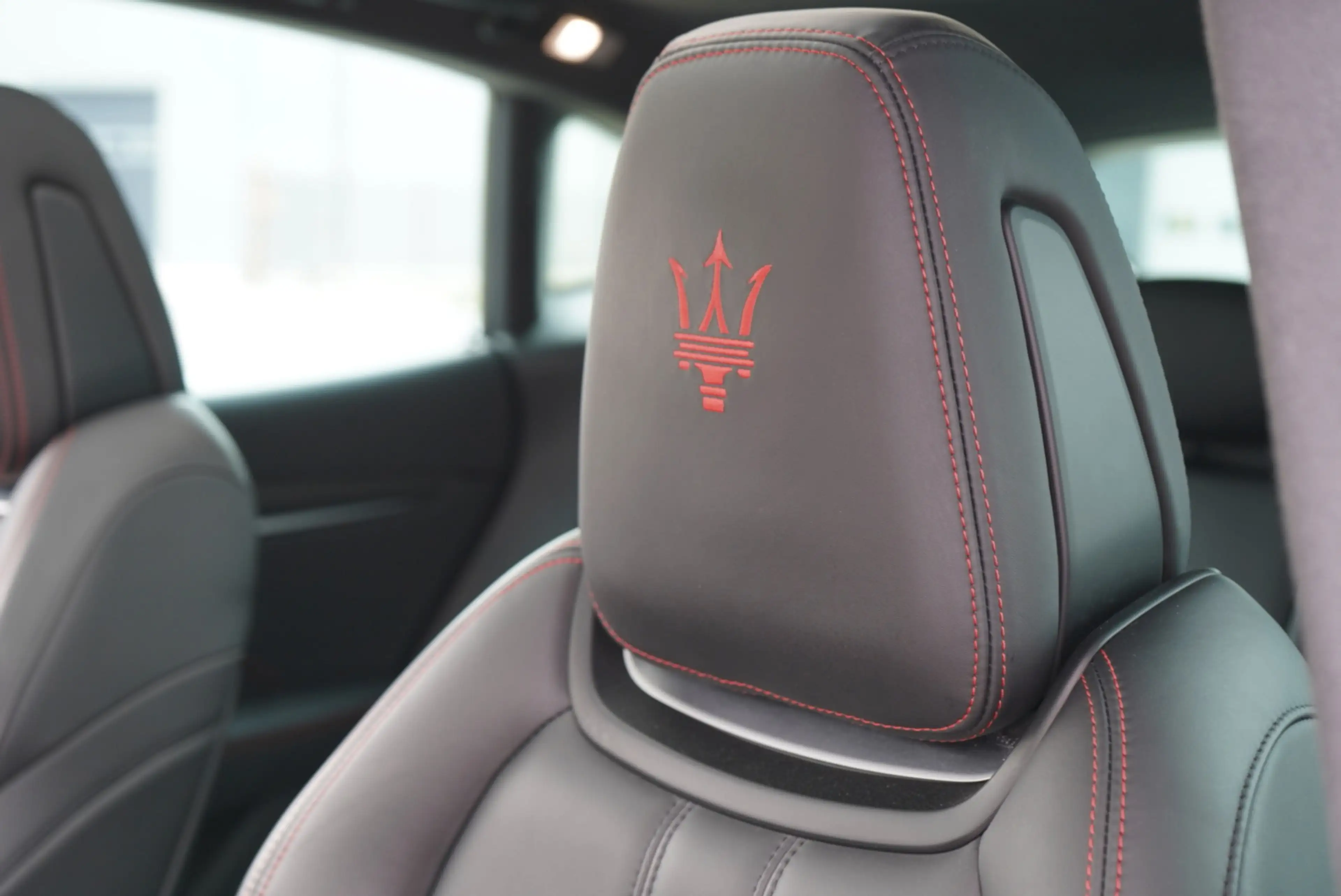 Maserati Levante 3.0 V6 SQ4 AWD GranLusso Modena S — photo 3