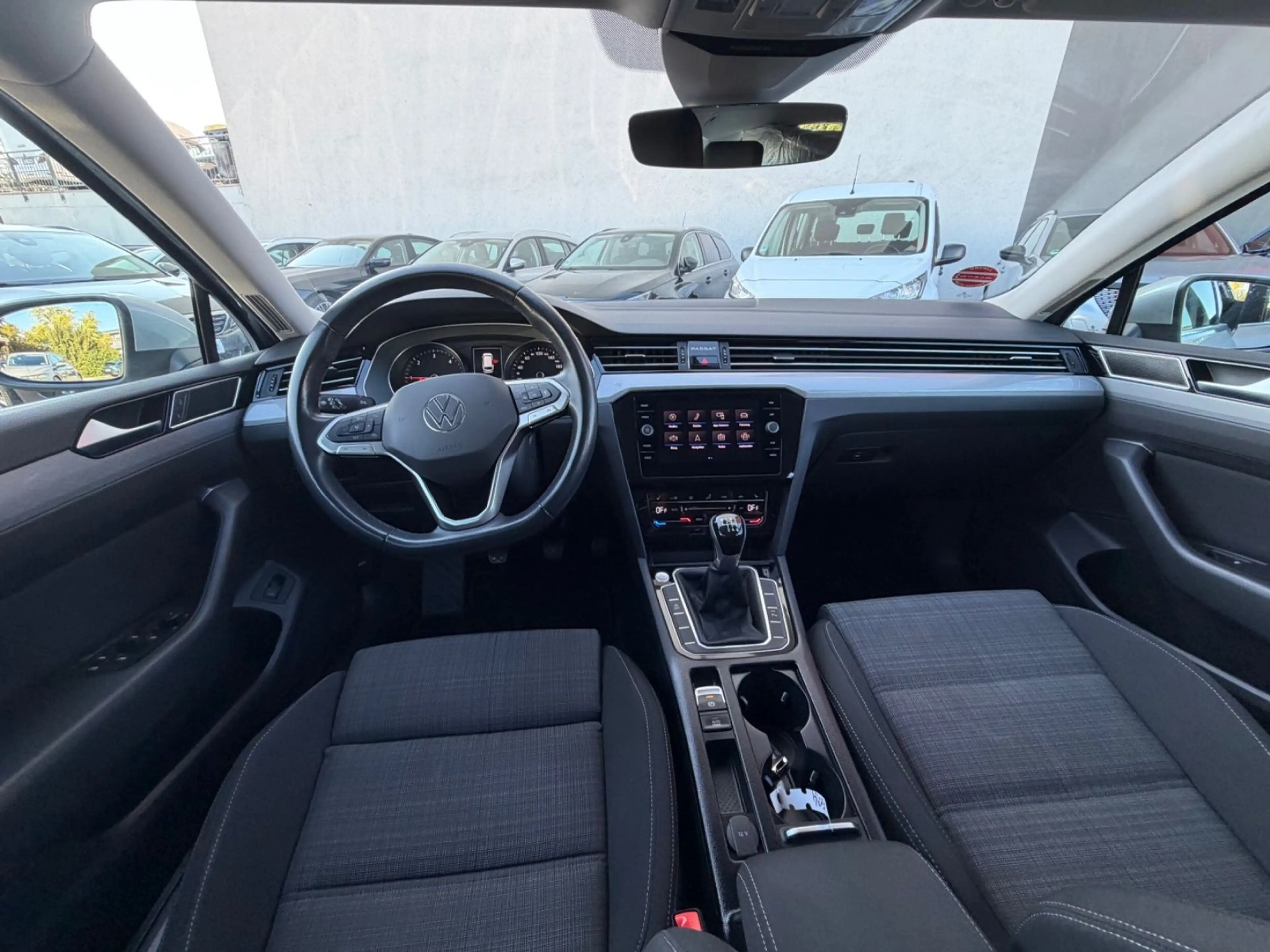 Volkswagen Passat Variant 2.0 TDI Business/1.Hand/AHK — photo 12