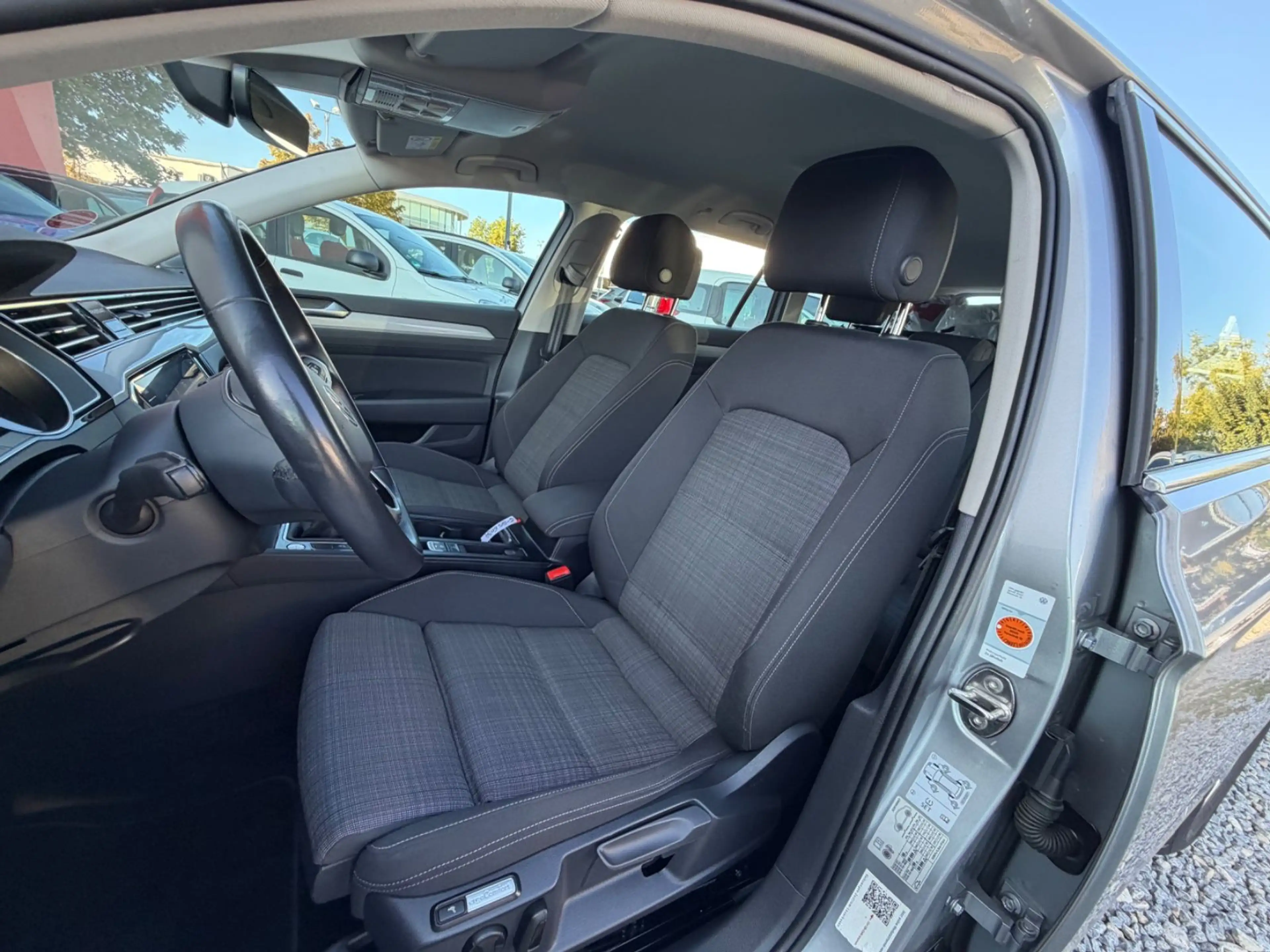 Volkswagen Passat Variant 2.0 TDI Business/1.Hand/AHK — photo 9