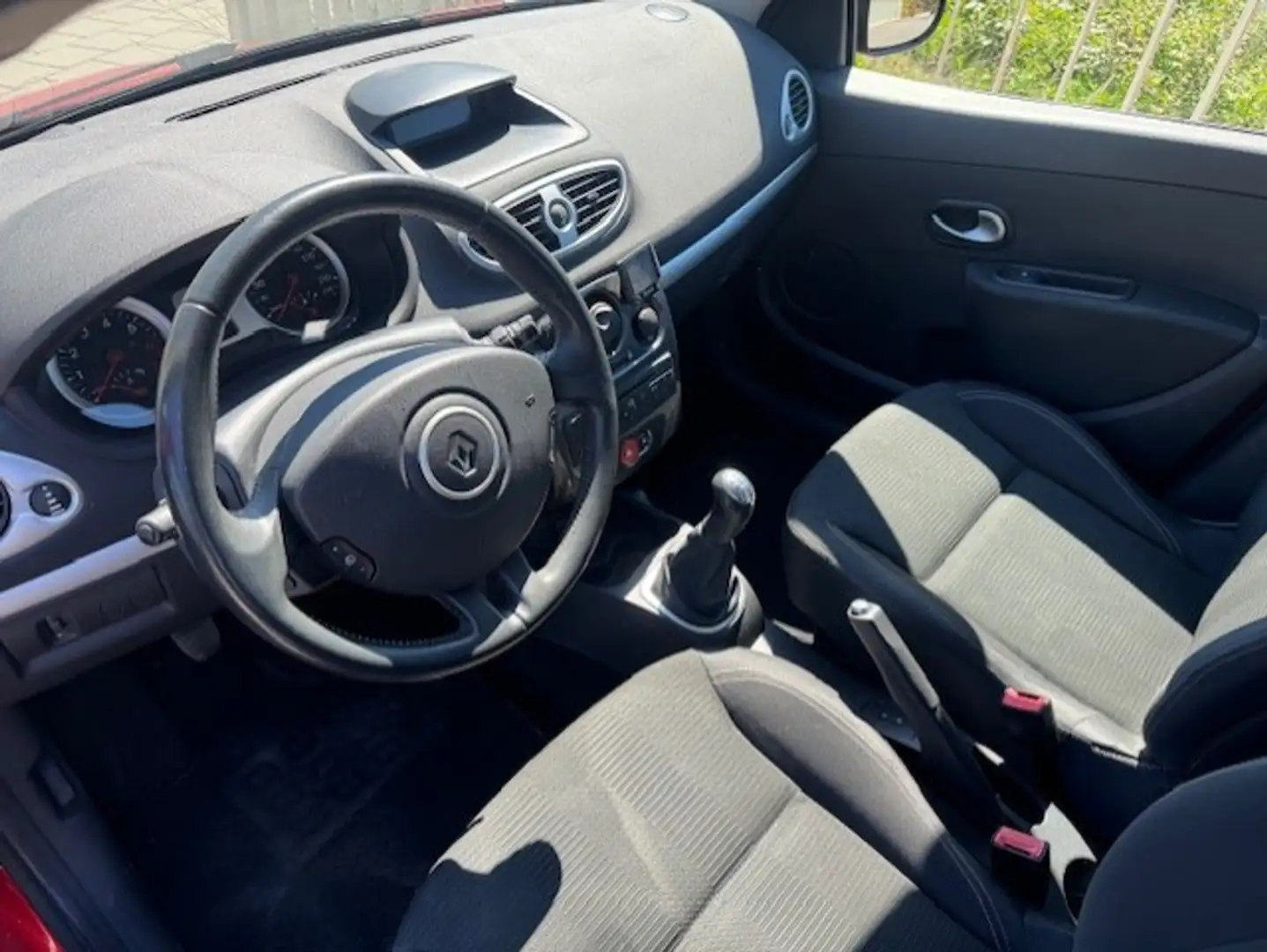 Renault Clio 1.2 Collection Rood - 2
