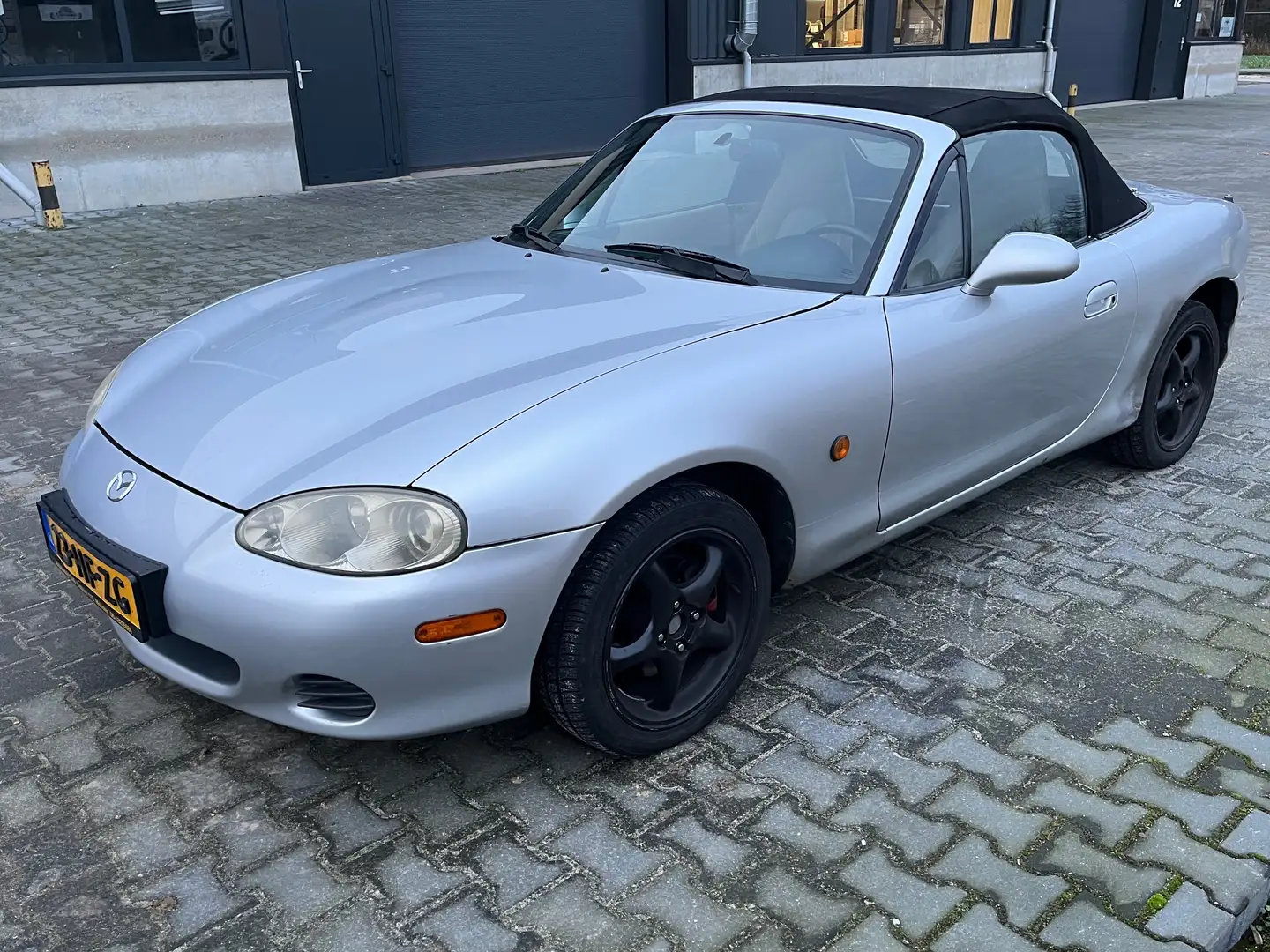 Mazda MX-5 Argintiu - 2