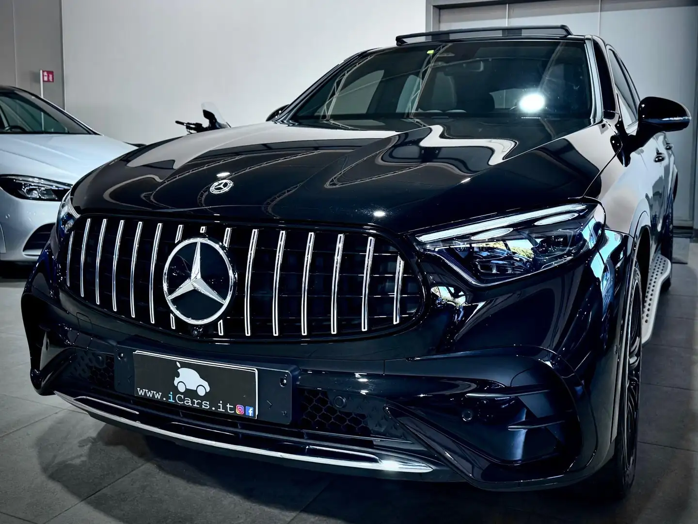 Mercedes-Benz GLC 220 d 194CV 4Matic Premium Plus AMG Line Noir - 1