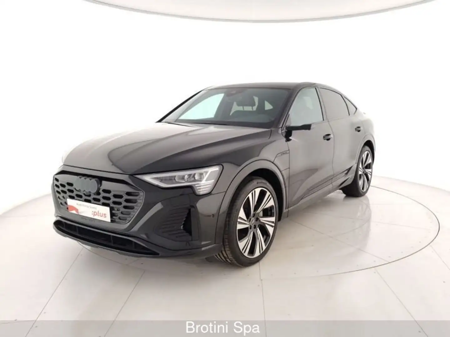 Audi Q8 e-tron SPB 55 quattro S line edition Fekete - 1