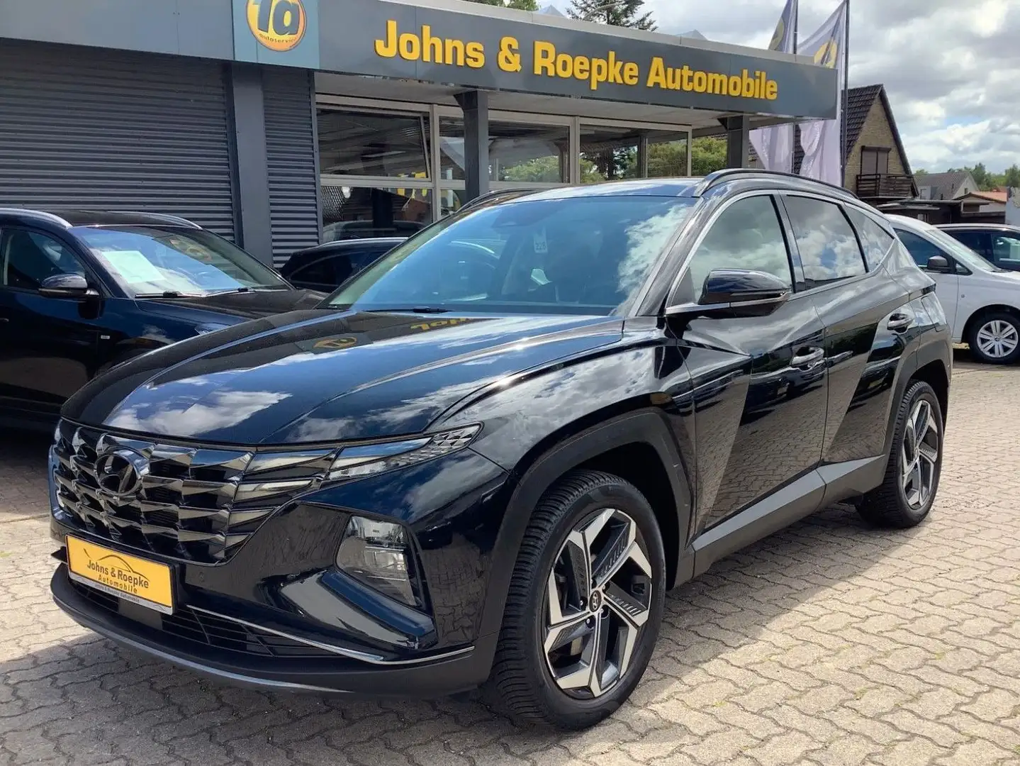 Hyundai TUCSON Deluxe Automatik / AHK /LEDER / PANO/SD / Noir - 1
