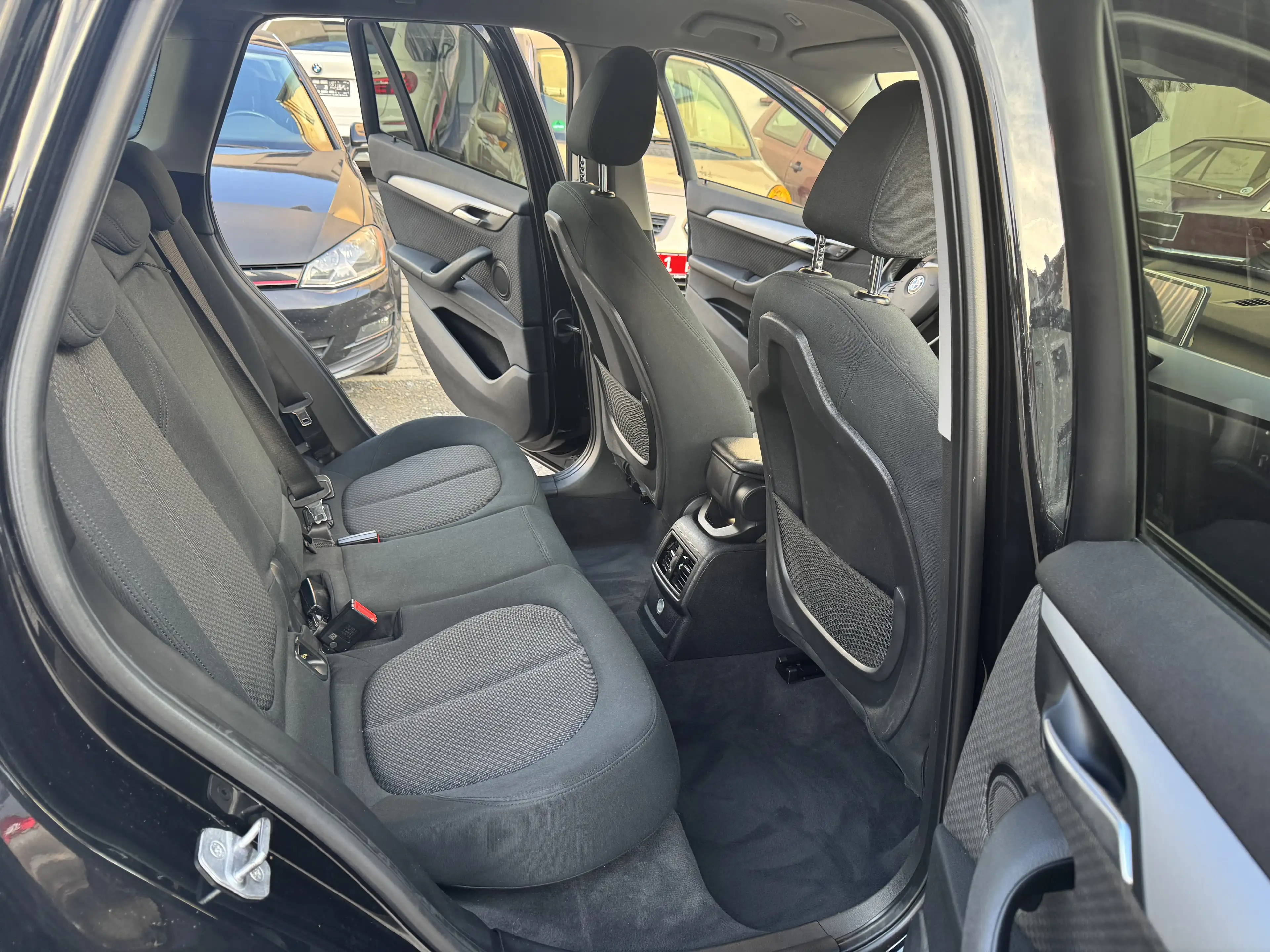BMW X1 xDrive 20 d Advantage — photo 12