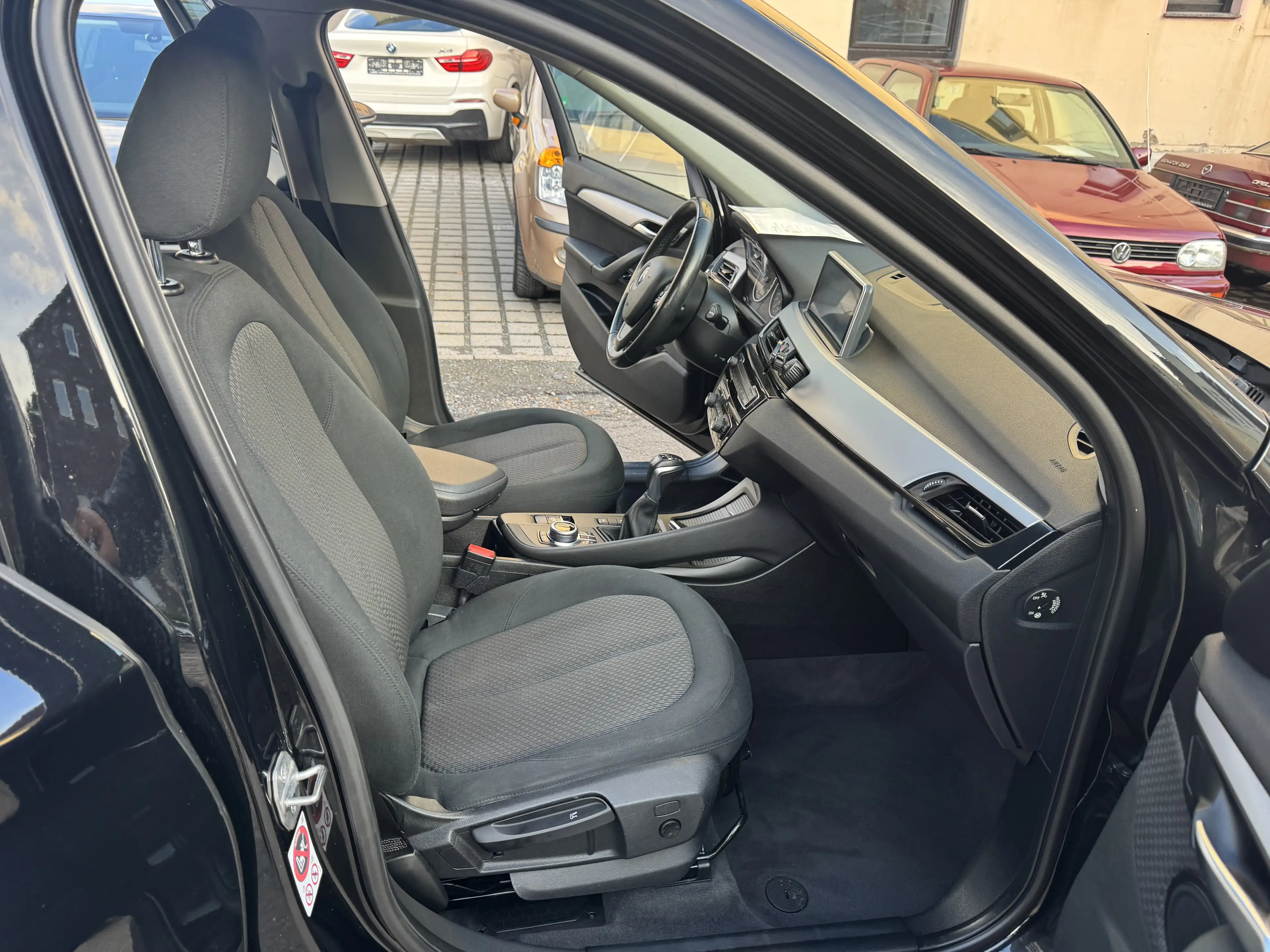 BMW X1 xDrive 20 d Advantage — photo 13