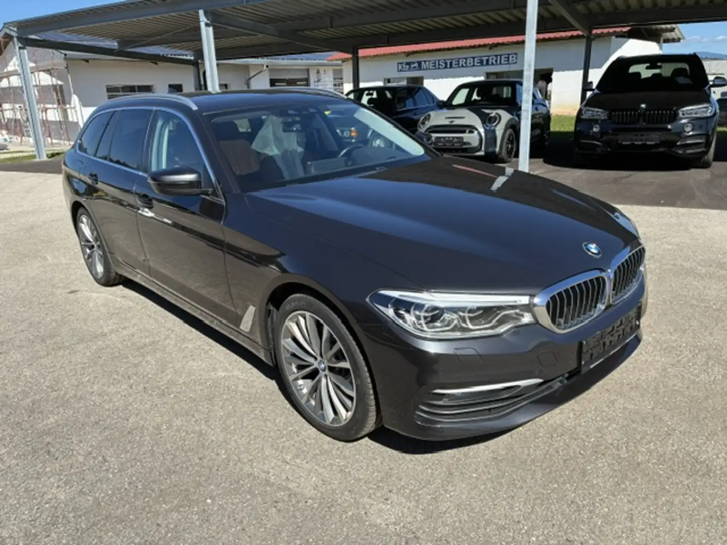 BMW 520 520 d xDrive Grau - 2