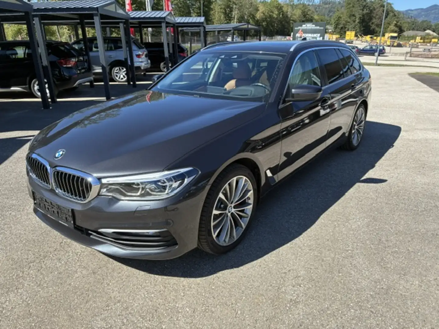 BMW 520 520 d xDrive Grau - 1