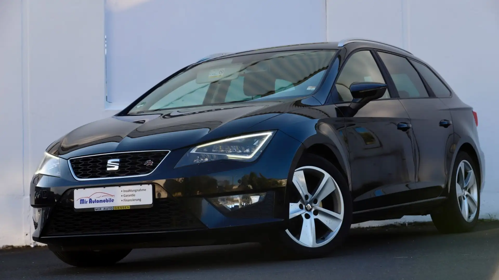 SEAT Leon 2.0 TDI ST FR Line Cupra Fahrwerk Navi PDC Schwarz - 1