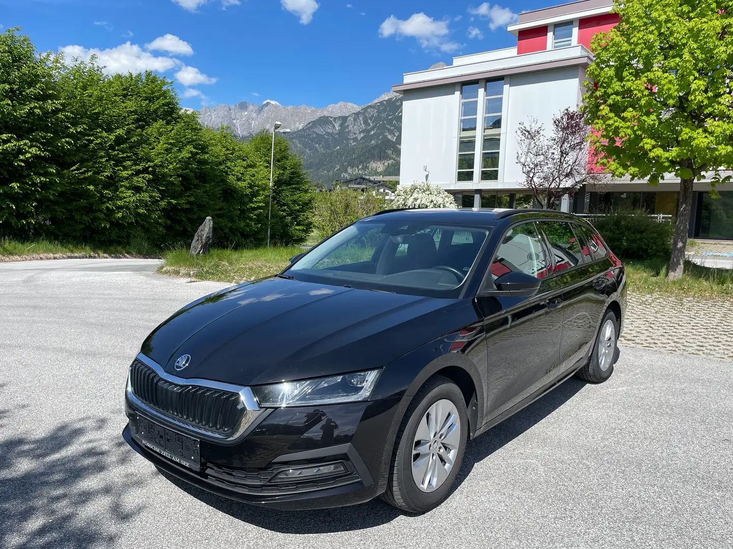 Skoda Octavia Combi 2,0 TDI Ambition DSG*1Bes*MwSt*FINANZIERUNG* Nero - 1