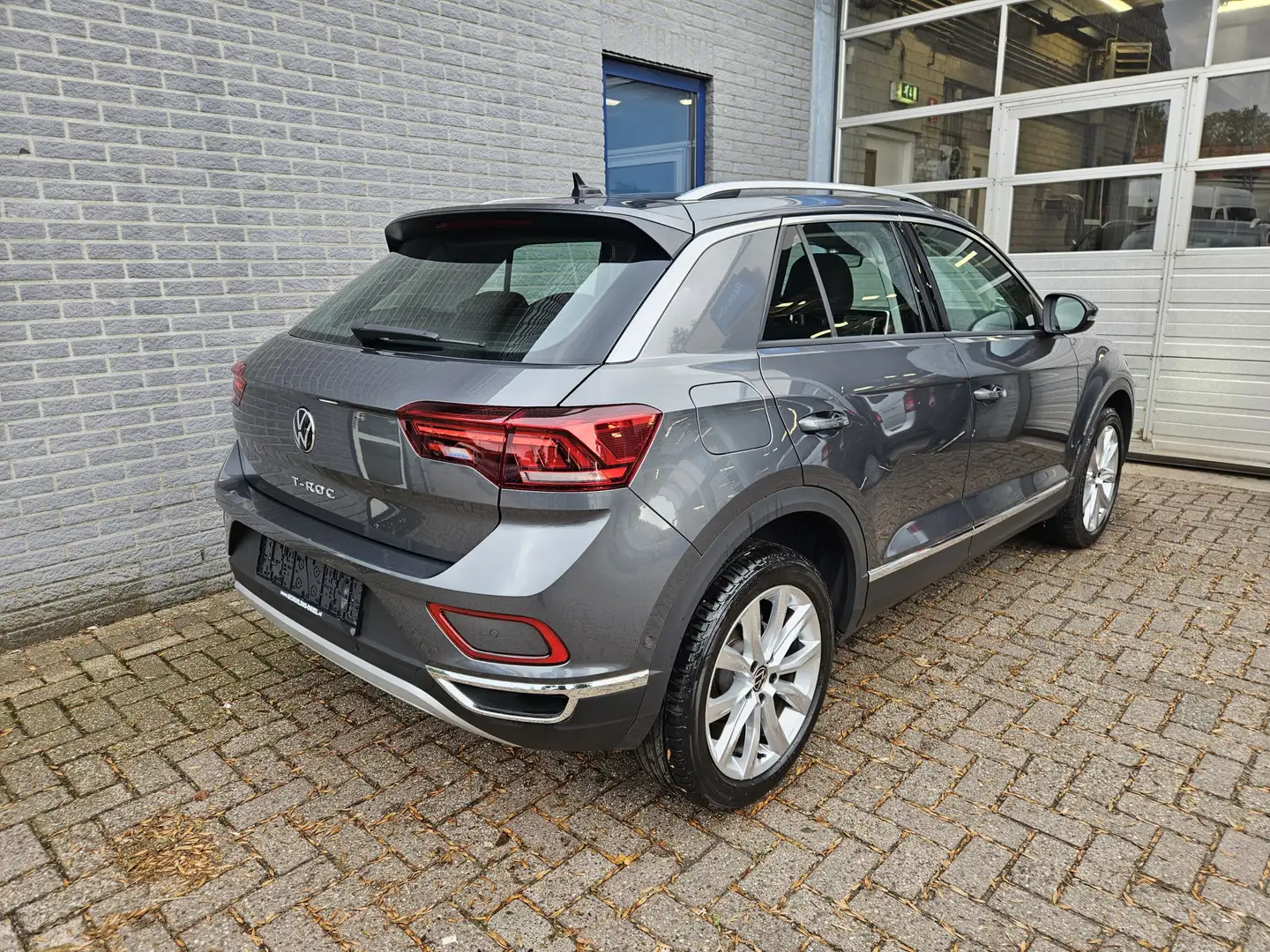 Volkswagen T-Roc 1.5 TSI Style Inclusief Afleveringskosten Gris - 2