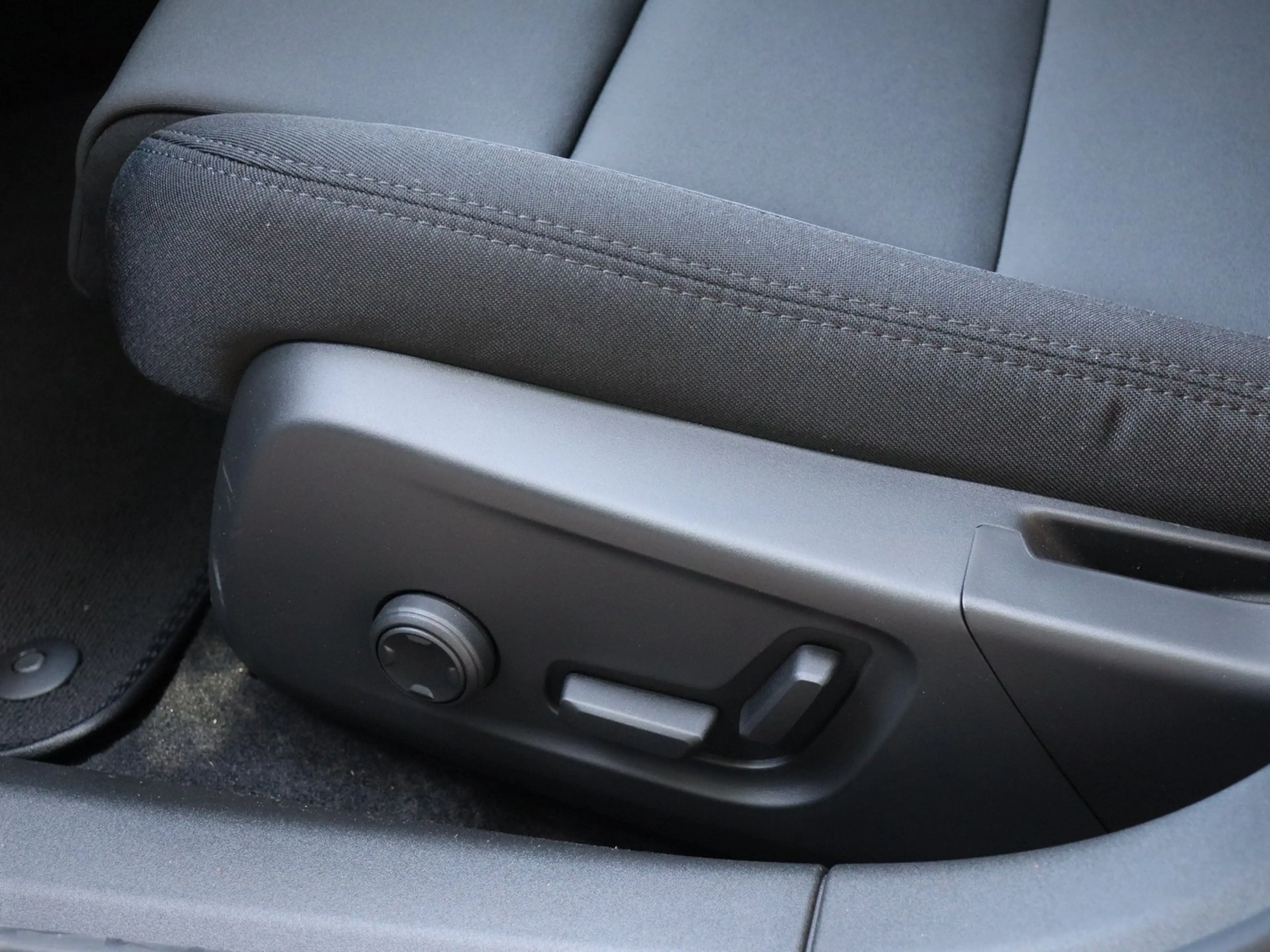 Polestar 2 Long Range Dual Performance Navi*PDC*LED — photo 9