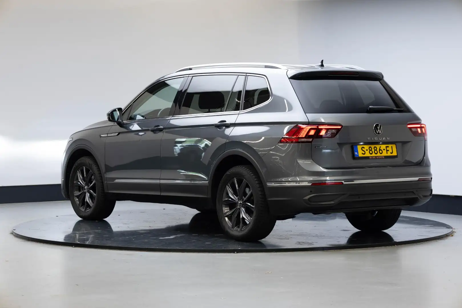 Volkswagen Tiguan Allspace 1.5 TSI Life Business 7p. Grijs - 2