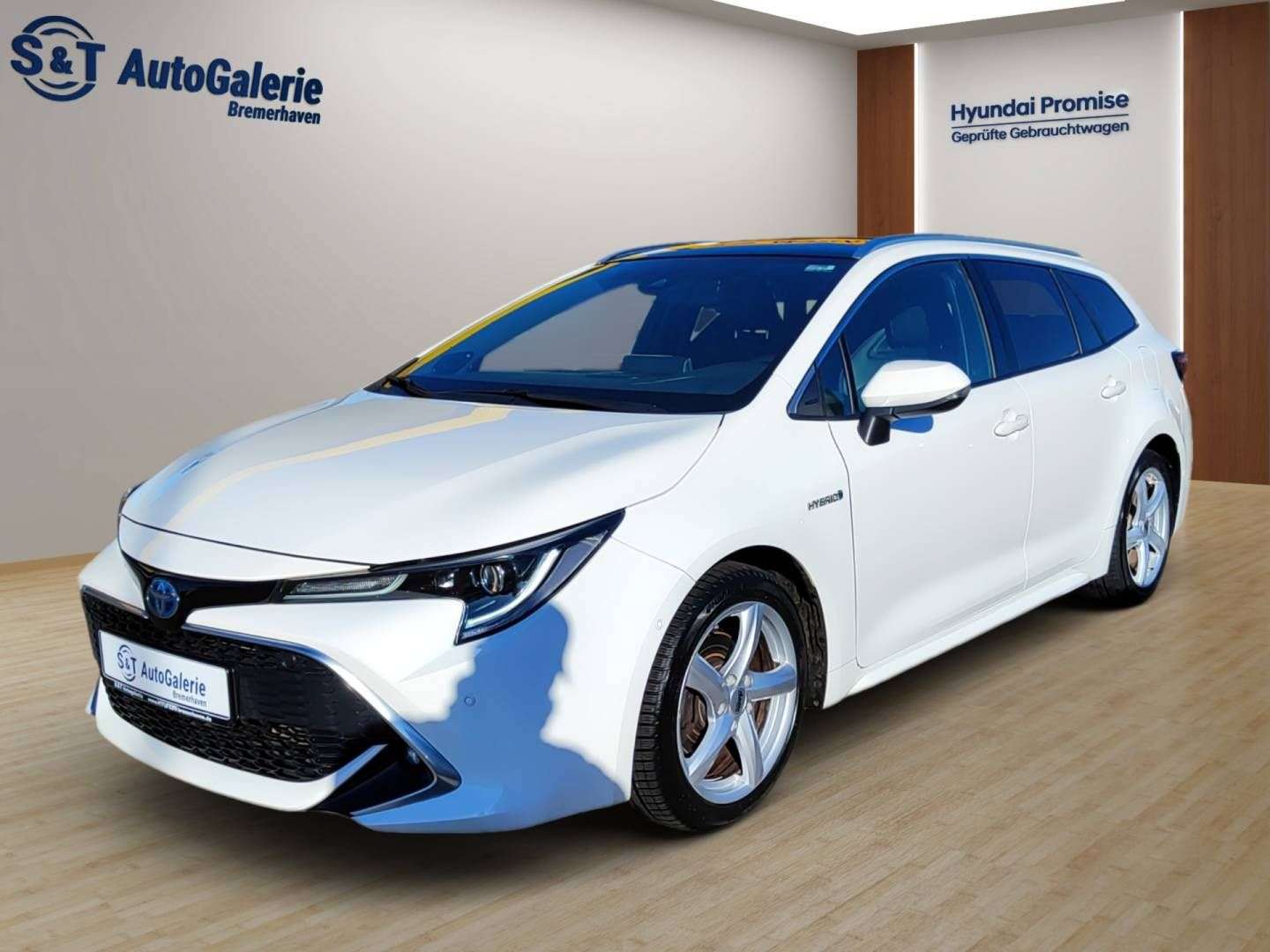 Second hand Toyota Corolla 2.0
