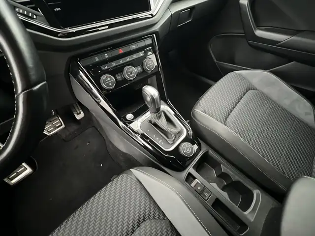 Volkswagen T-Roc view 14