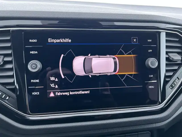 Volkswagen T-Roc view 17