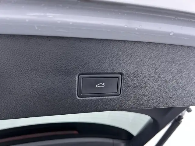 Volkswagen T-Roc view 16