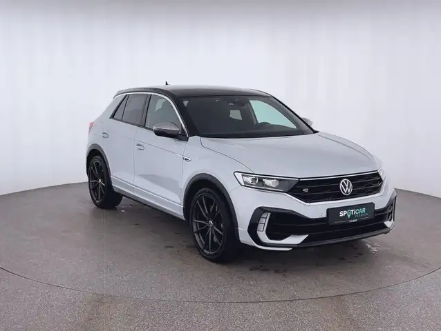 Volkswagen T-Roc view 3