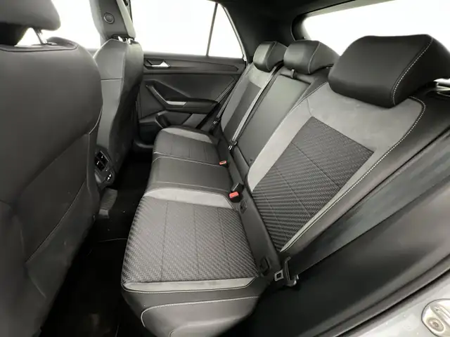 Volkswagen T-Roc view 8