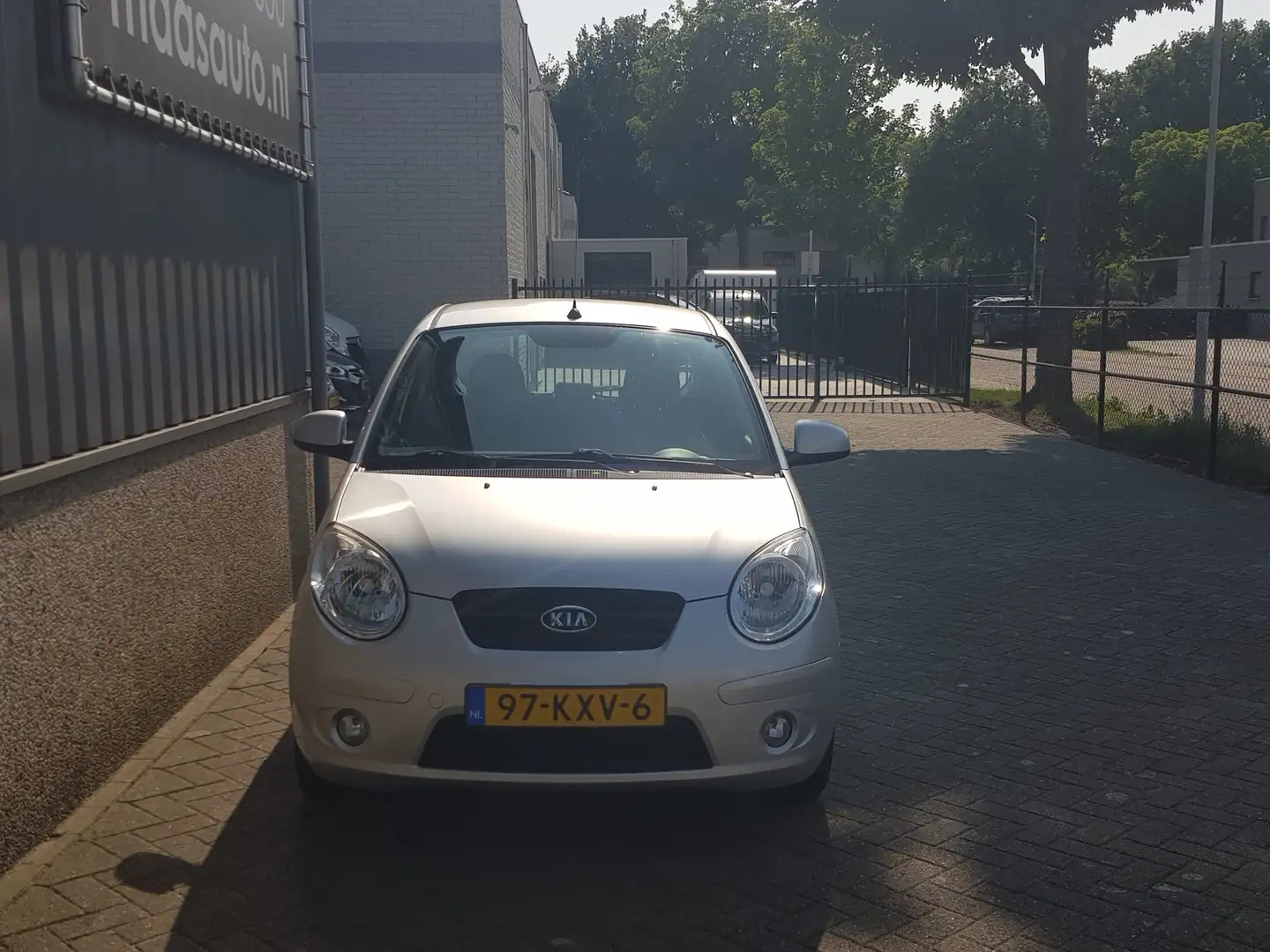 Kia Picanto 1.0 Seven uitvoering 5 deurs airco 1e eigenaar !!! Gris - 2