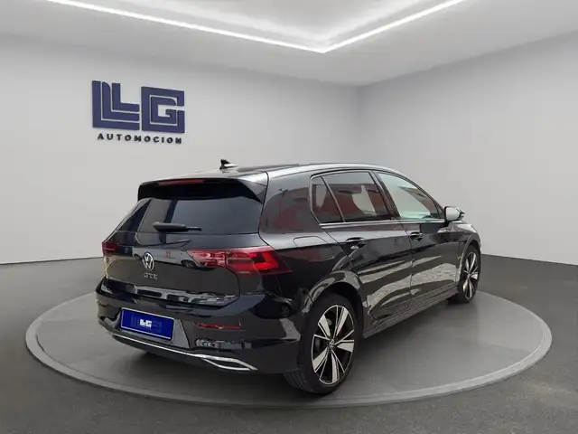 Volkswagen Golf view 6