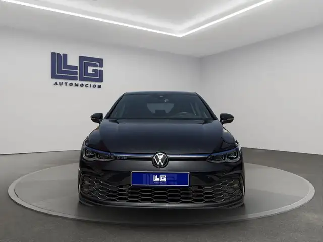 Volkswagen Golf view 3