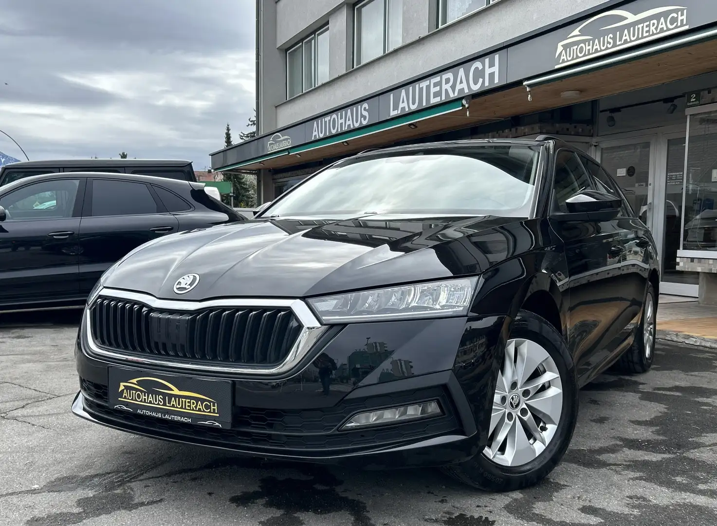 Skoda Octavia Combi 2,0 TDI Ambition *1.HAND *KAMERA *AMBIENTE Schwarz - 1