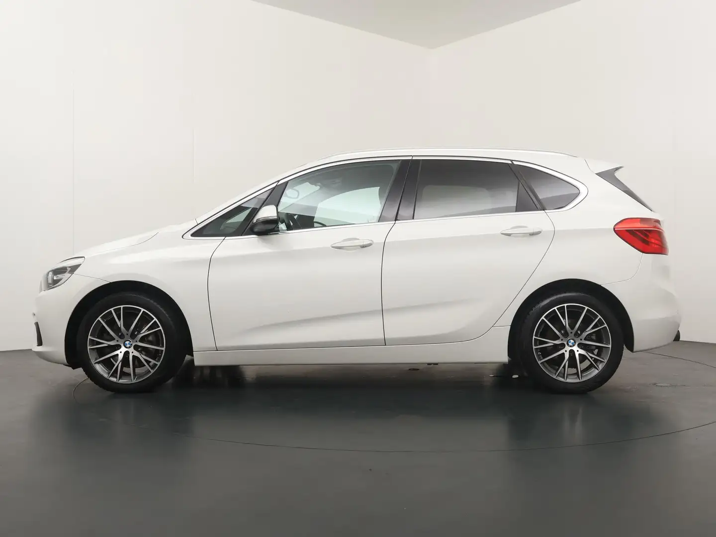 BMW 218 2-serie Active Tourer 218i M Sport - Navigatie - C Wit - 2