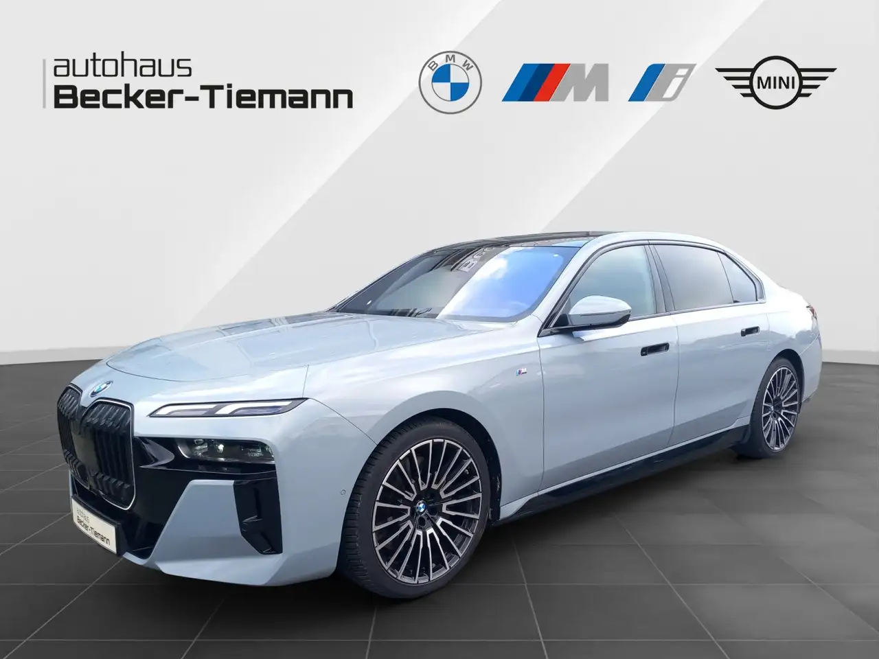 BMW i7