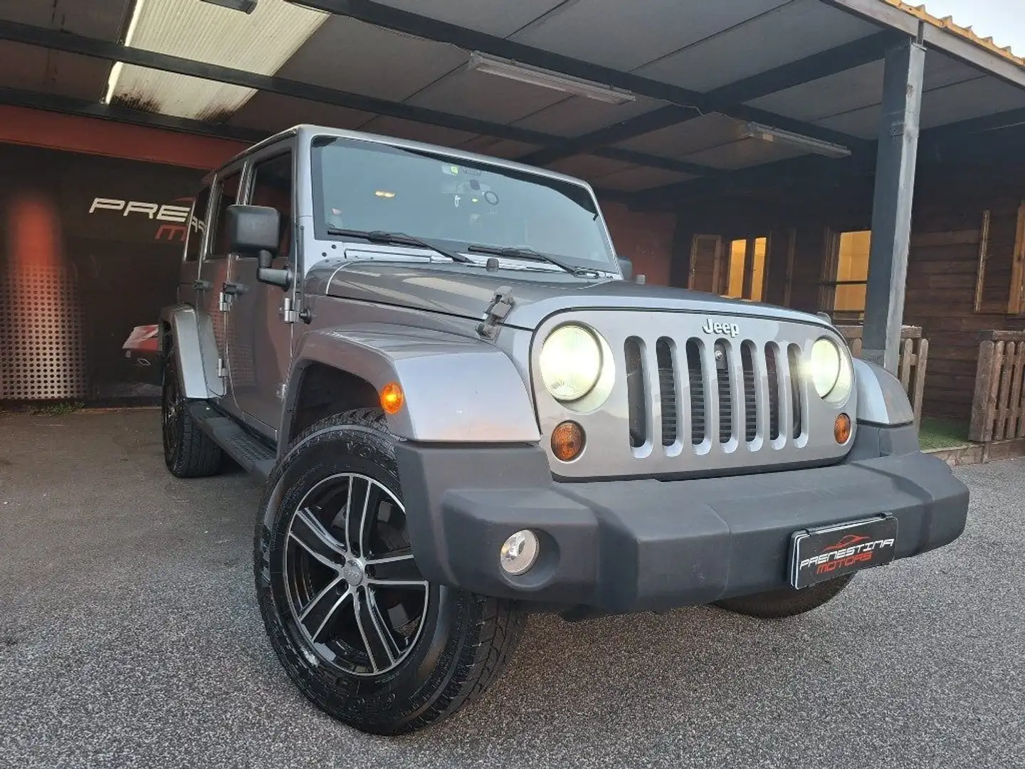 Jeep Wrangler Unlimited 2.8 CRD DPF Sahara Auto Grigio - 2