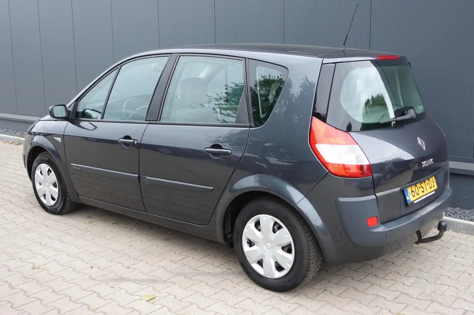 Renault Scenic 1.6-16V Dynamique Comfort LPG G3 Grau - 2