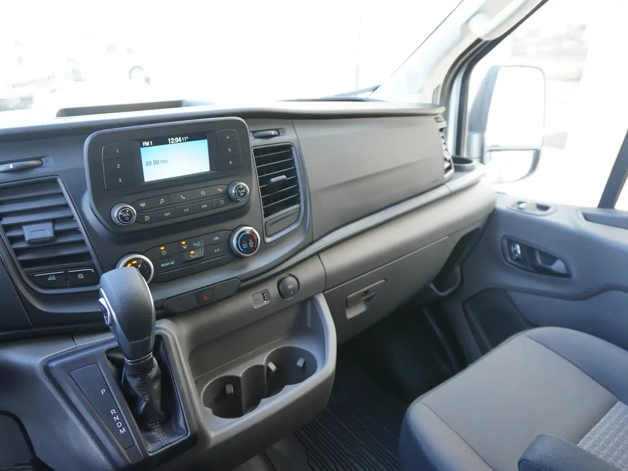 Ford Transit Passenger Wagon снимка Ford Transit Passenger Wagon