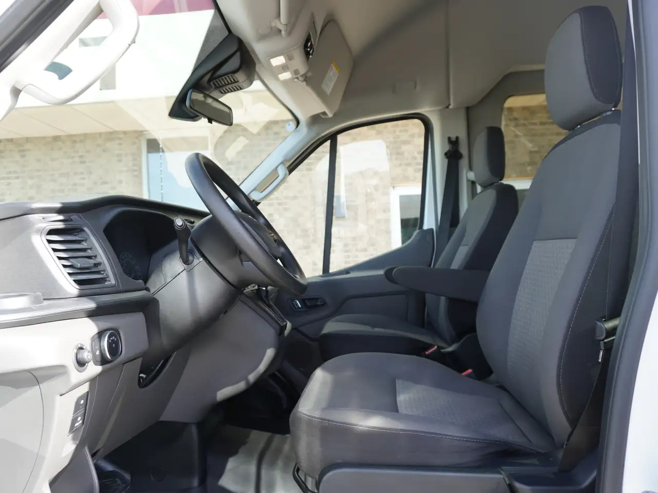 Ford Transit Passenger Wagon снимка Ford Transit Passenger Wagon