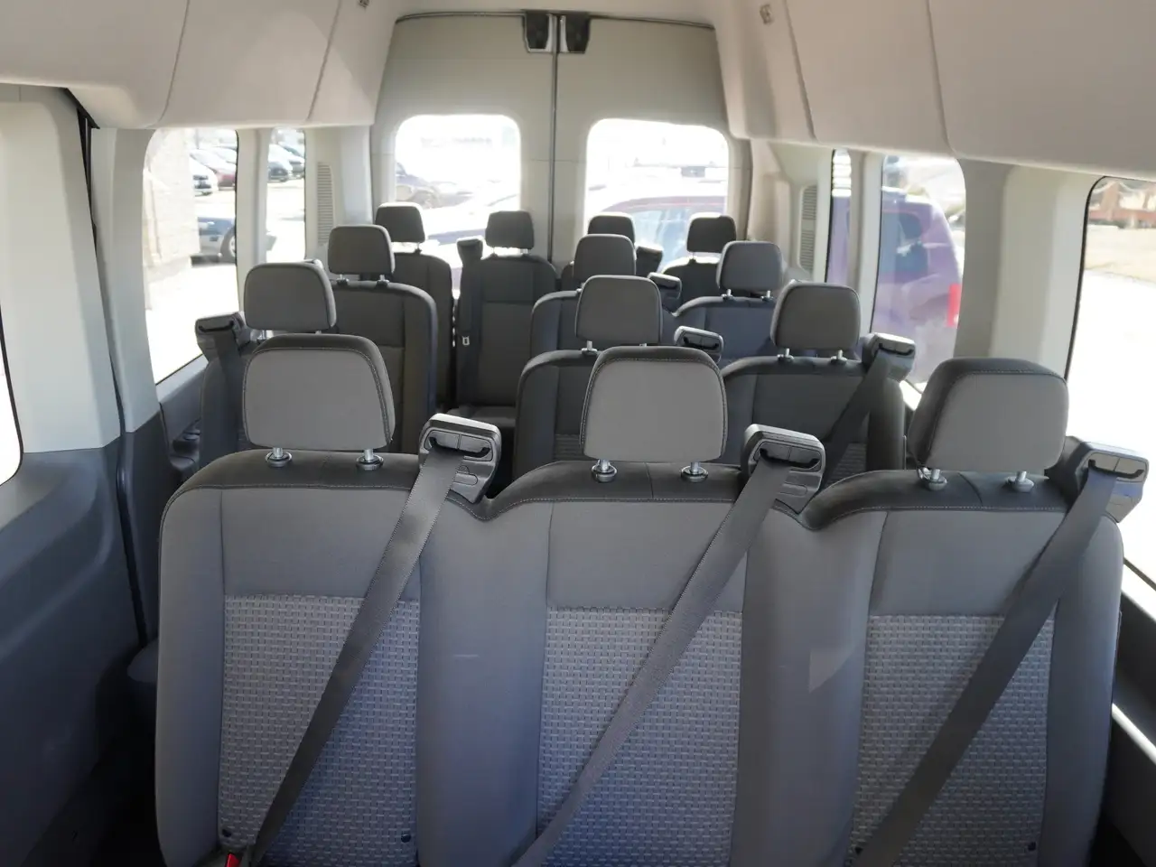 Ford Transit Passenger Wagon снимка Ford Transit Passenger Wagon