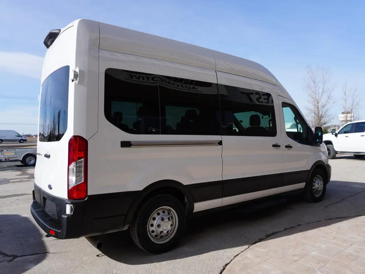 Ford Transit Passenger Wagon снимка Ford Transit Passenger Wagon