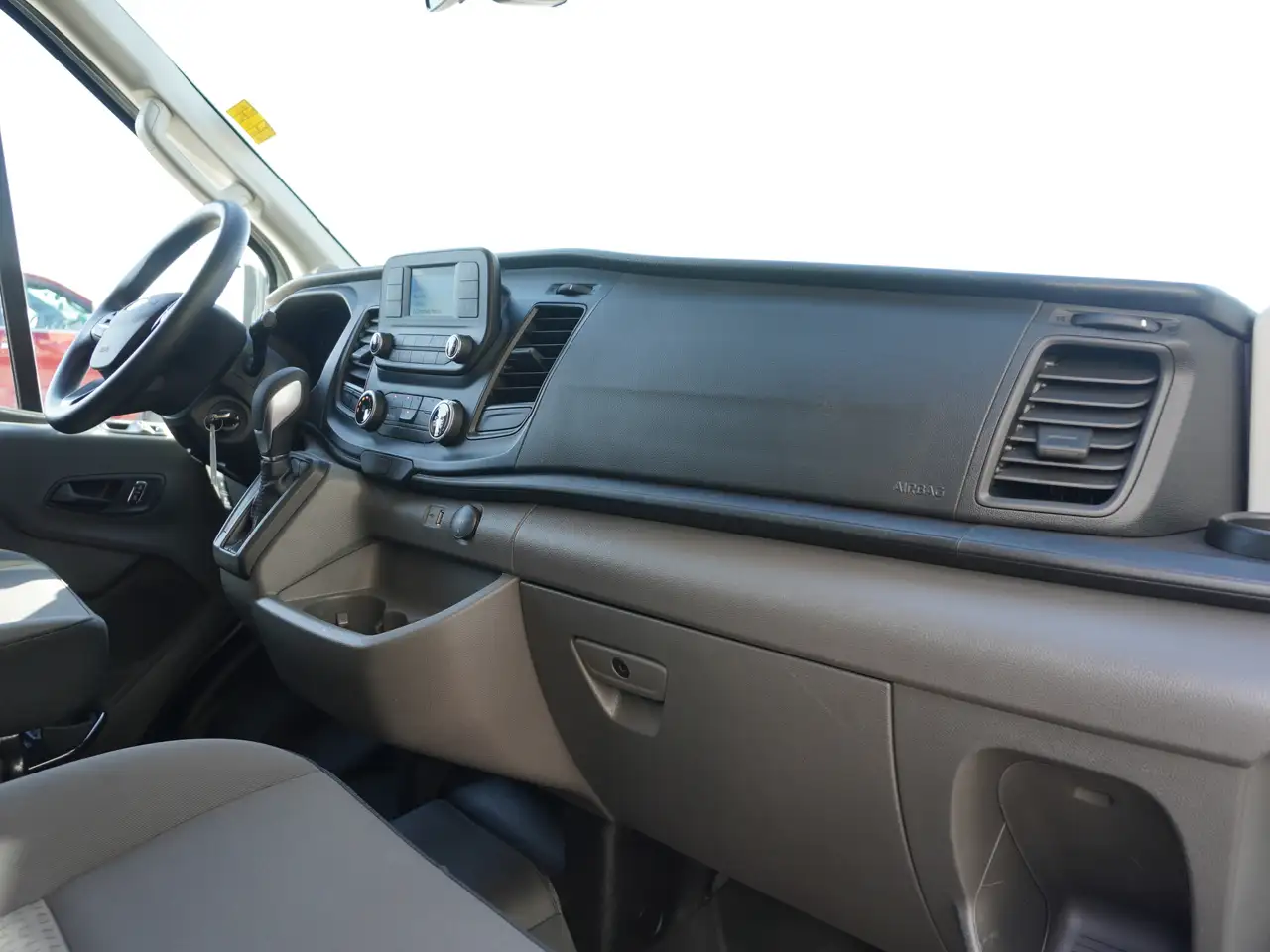 Ford Transit Passenger Wagon снимка Ford Transit Passenger Wagon