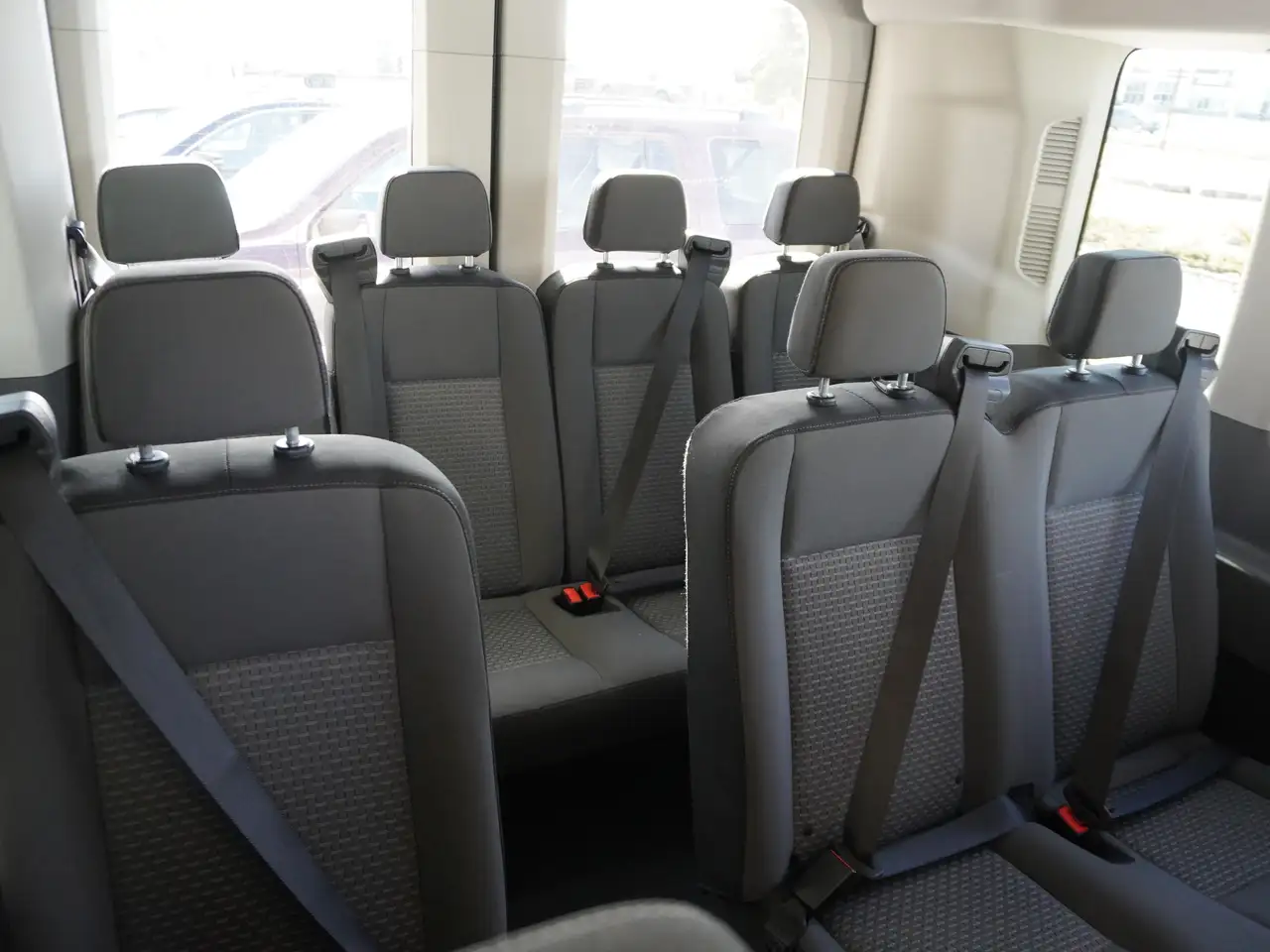 Ford Transit Passenger Wagon снимка Ford Transit Passenger Wagon