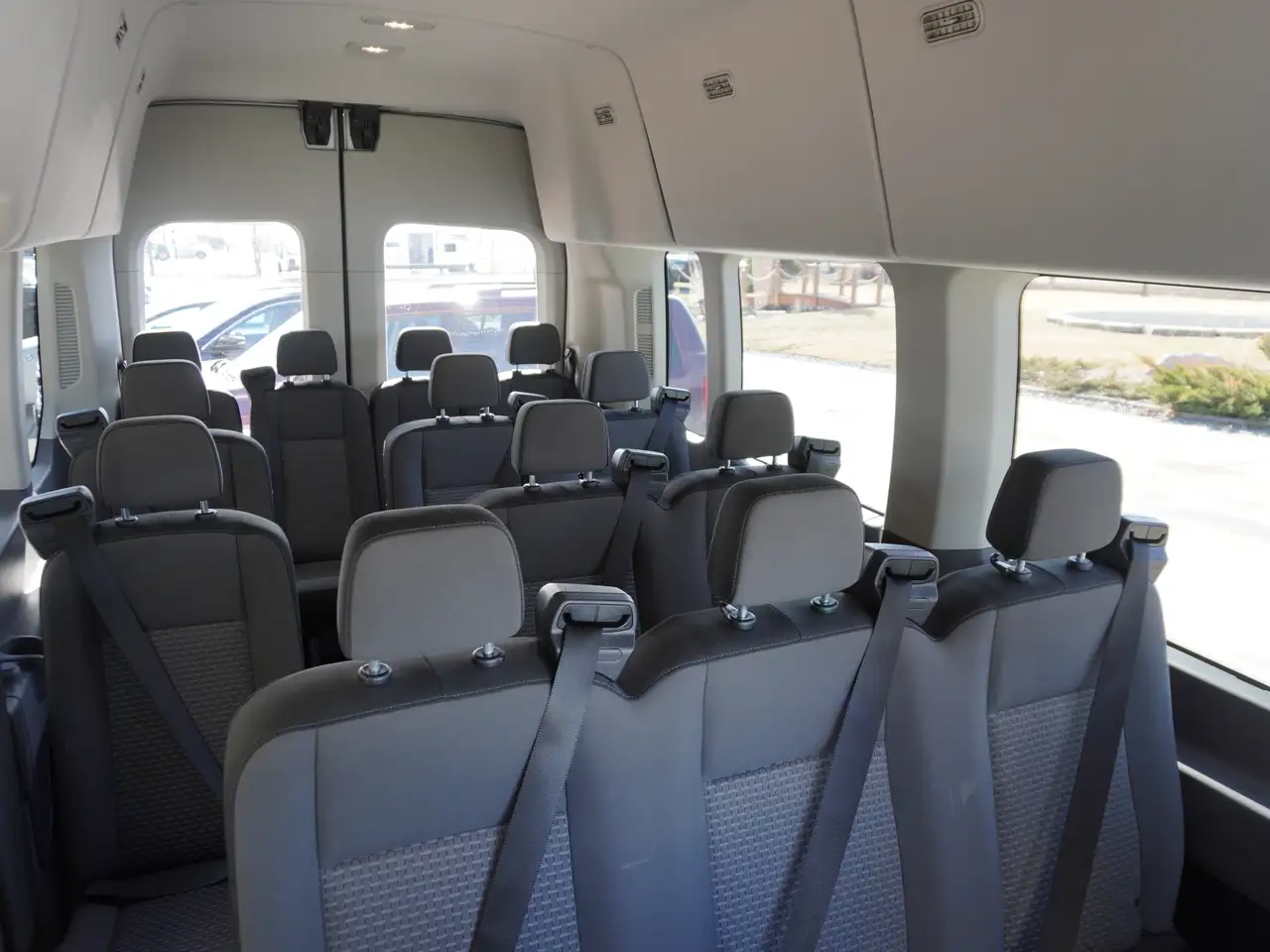 Ford Transit Passenger Wagon снимка Ford Transit Passenger Wagon