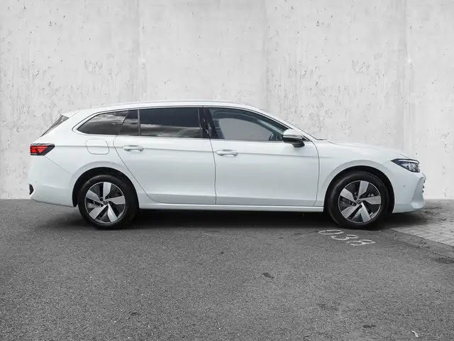 Volkswagen Passat view 5