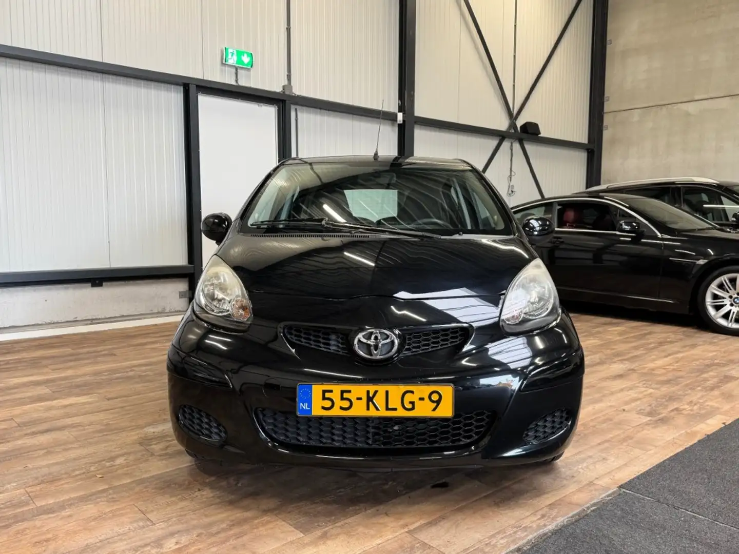 Toyota Aygo 1.0-12V Comfort / AIRCO / 5-DRS / ELEKTRISCHE RAME Schwarz - 2