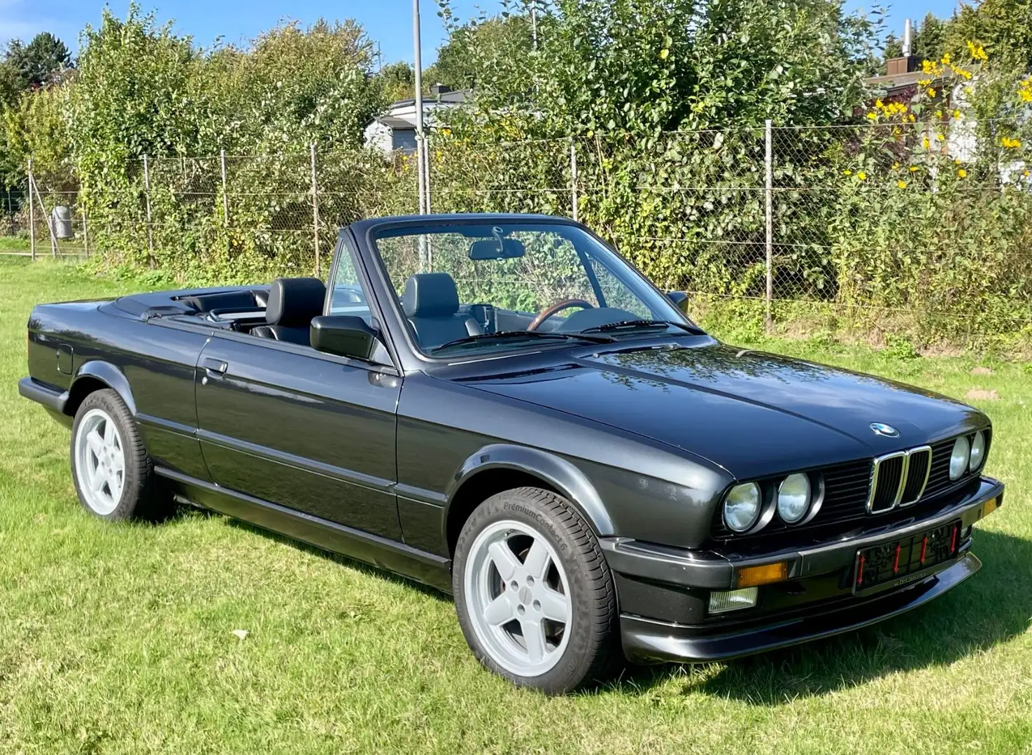 BMW 325 i Cabrio 3.Hd.org.128tkm Topzustand H-Kennz. Schwarz - 1