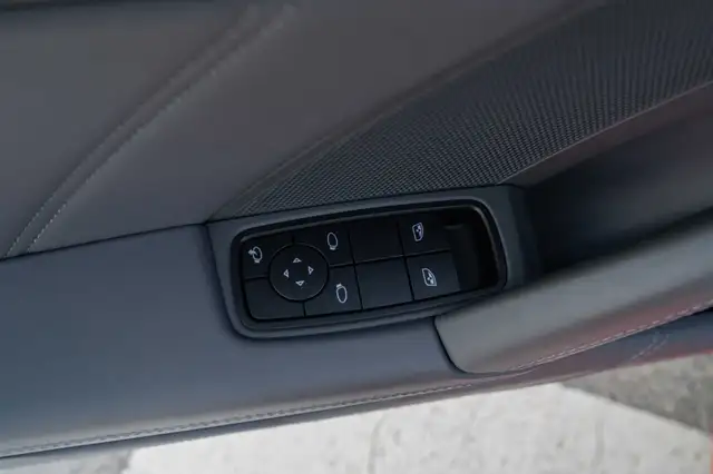 Porsche 992 view 12