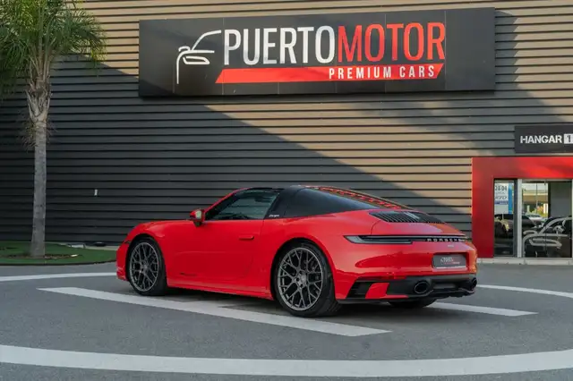 Porsche 992 view 6