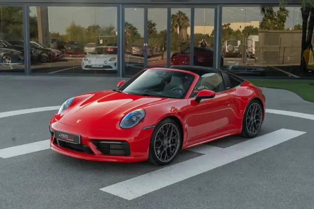 Porsche 992 view 3